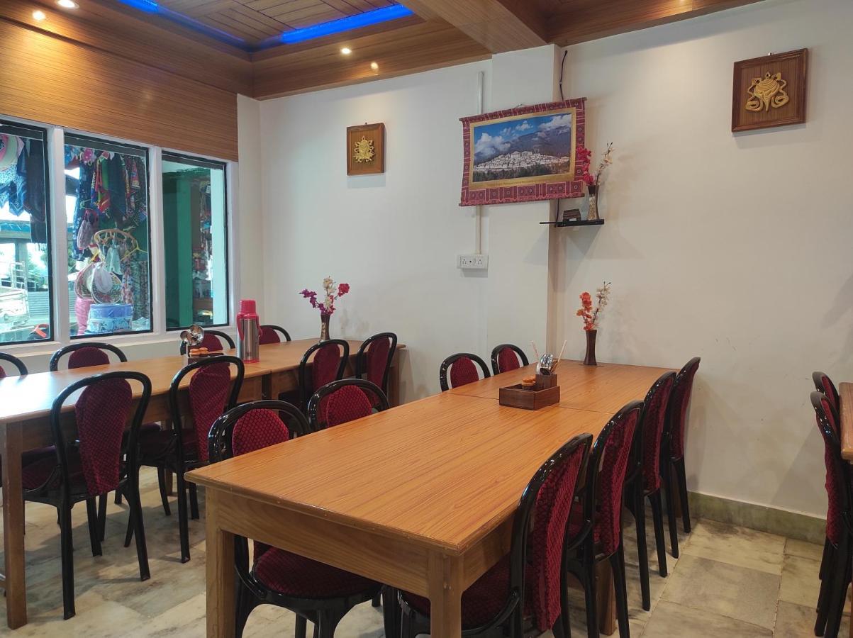 Hotel Tawang Regency Exteriér fotografie