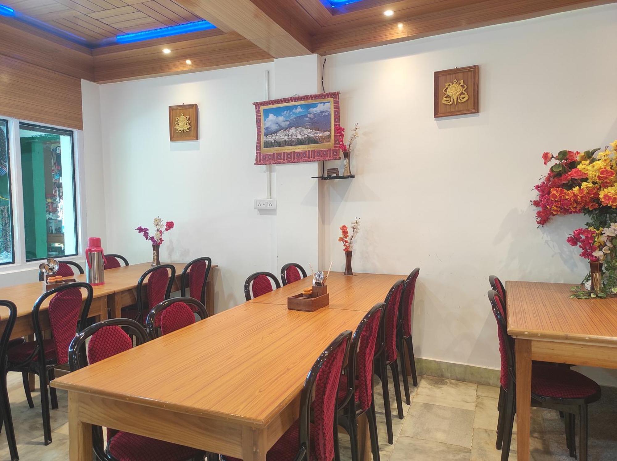Hotel Tawang Regency Exteriér fotografie