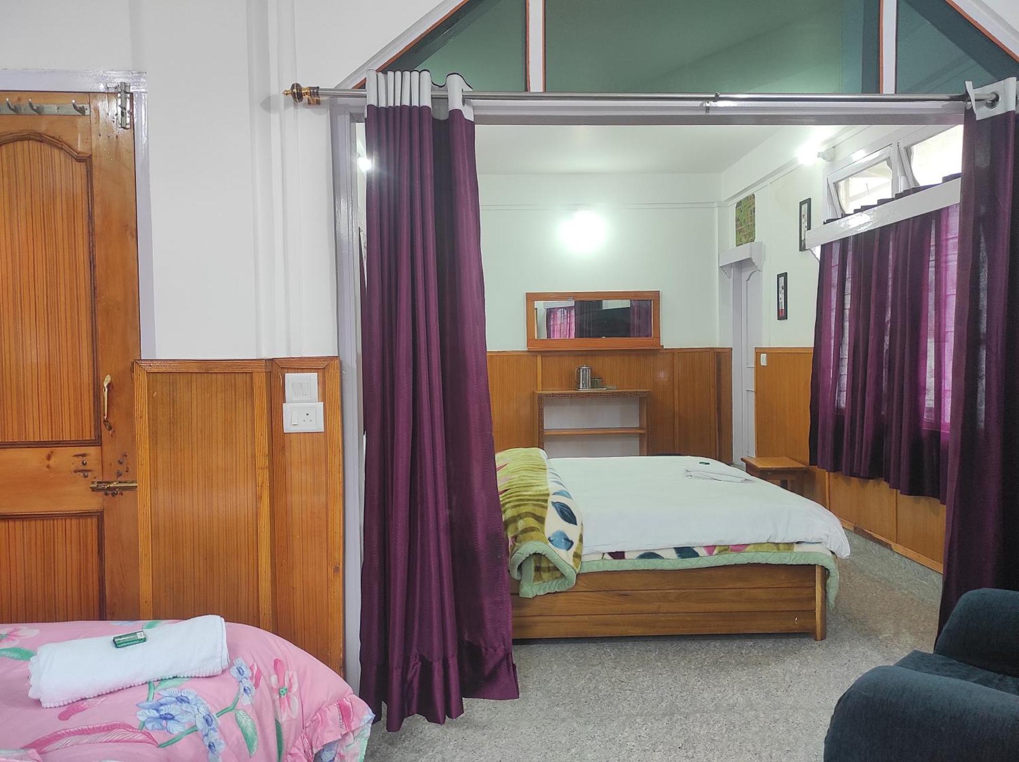 Hotel Tawang Regency Exteriér fotografie
