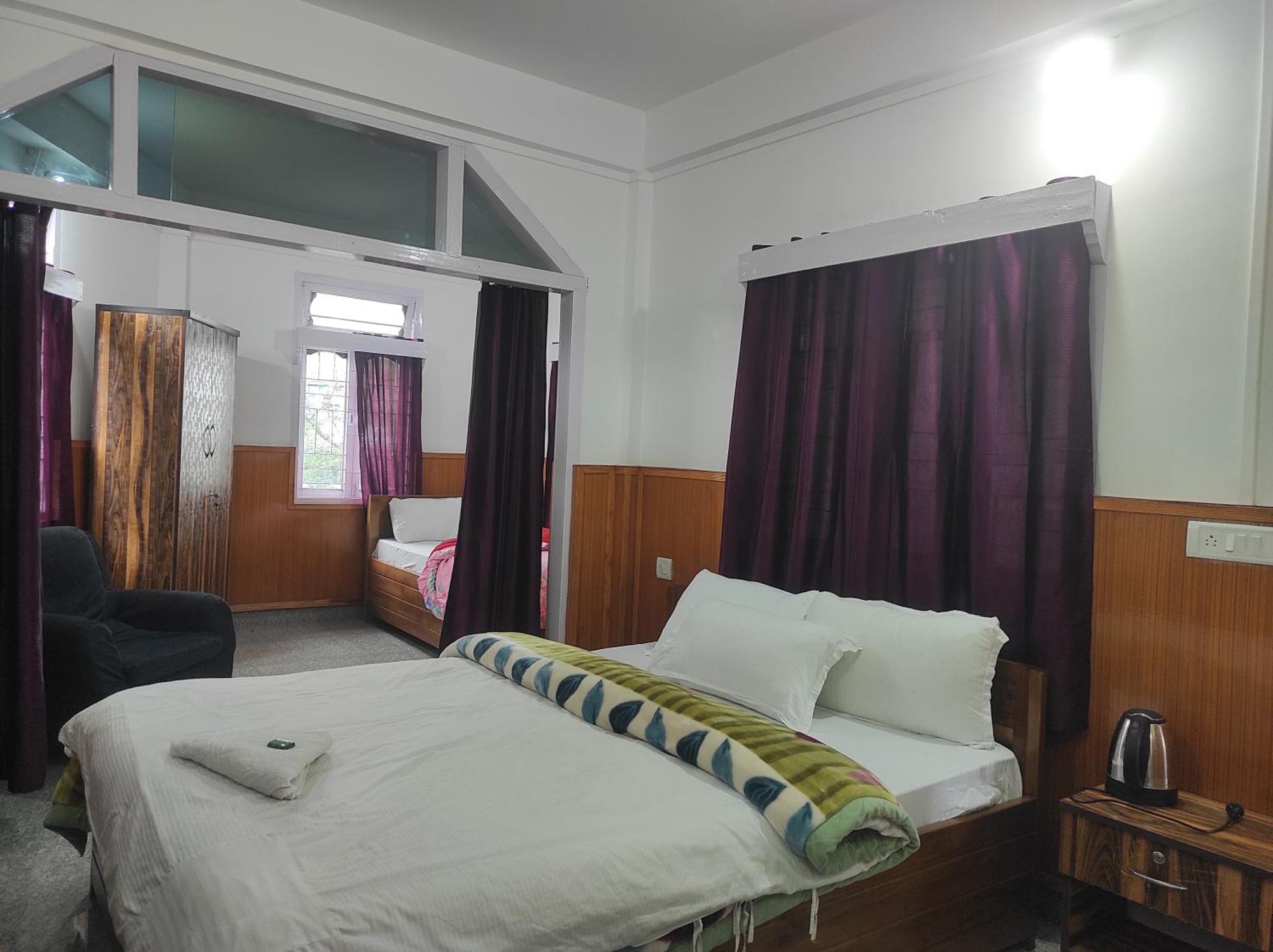 Hotel Tawang Regency Exteriér fotografie