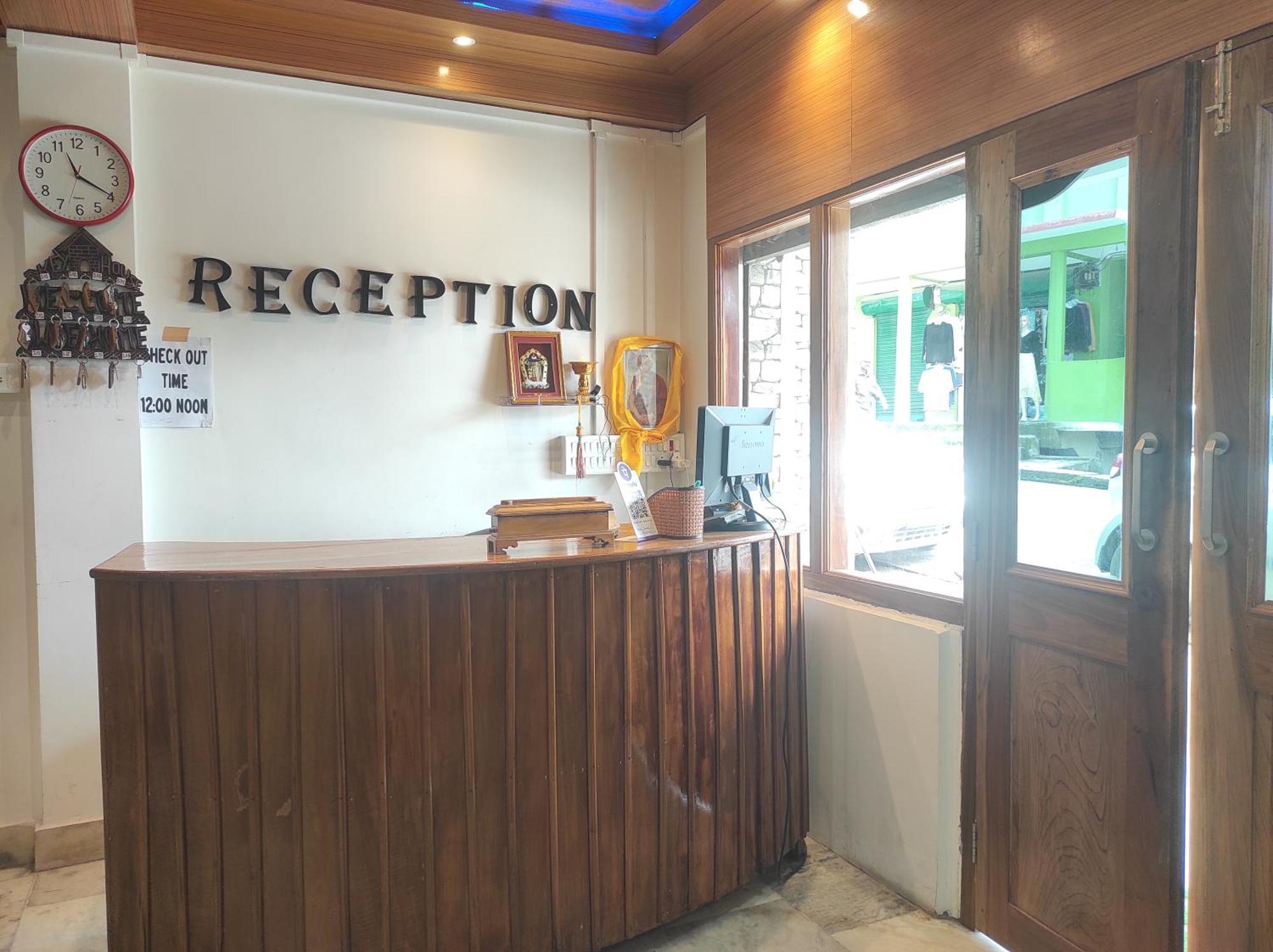 Hotel Tawang Regency Exteriér fotografie